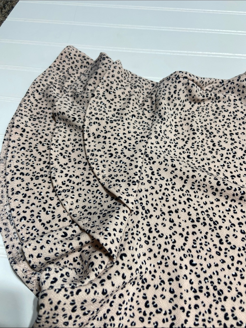 Adrianna Papell Cheetah Print V-Neck Flutter Sleeve Blouse M Smart Casual EUC - Picture 4 of 9